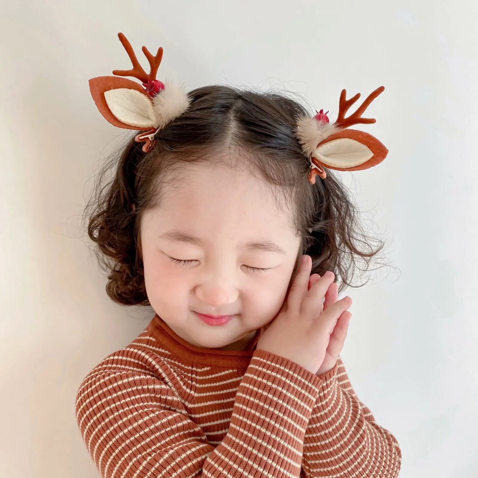 2pcs Kawaii Christmas Hair Clips – Elk, Santa & Snowman Hairpins for Kids & Women 🎁